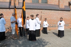 image027
