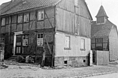 017.Sommerschenburg, kath. Kirche ehem. Scheune, jetzt wieder Scheune vorn Schule - 1935