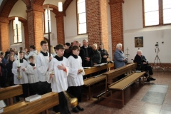 image015