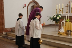image023