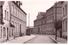 1960-Alte Dorfstraße-Blick zum Waisenhaus
